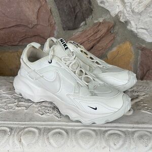 Nike Women's Nike TC 7900 White Sneakers